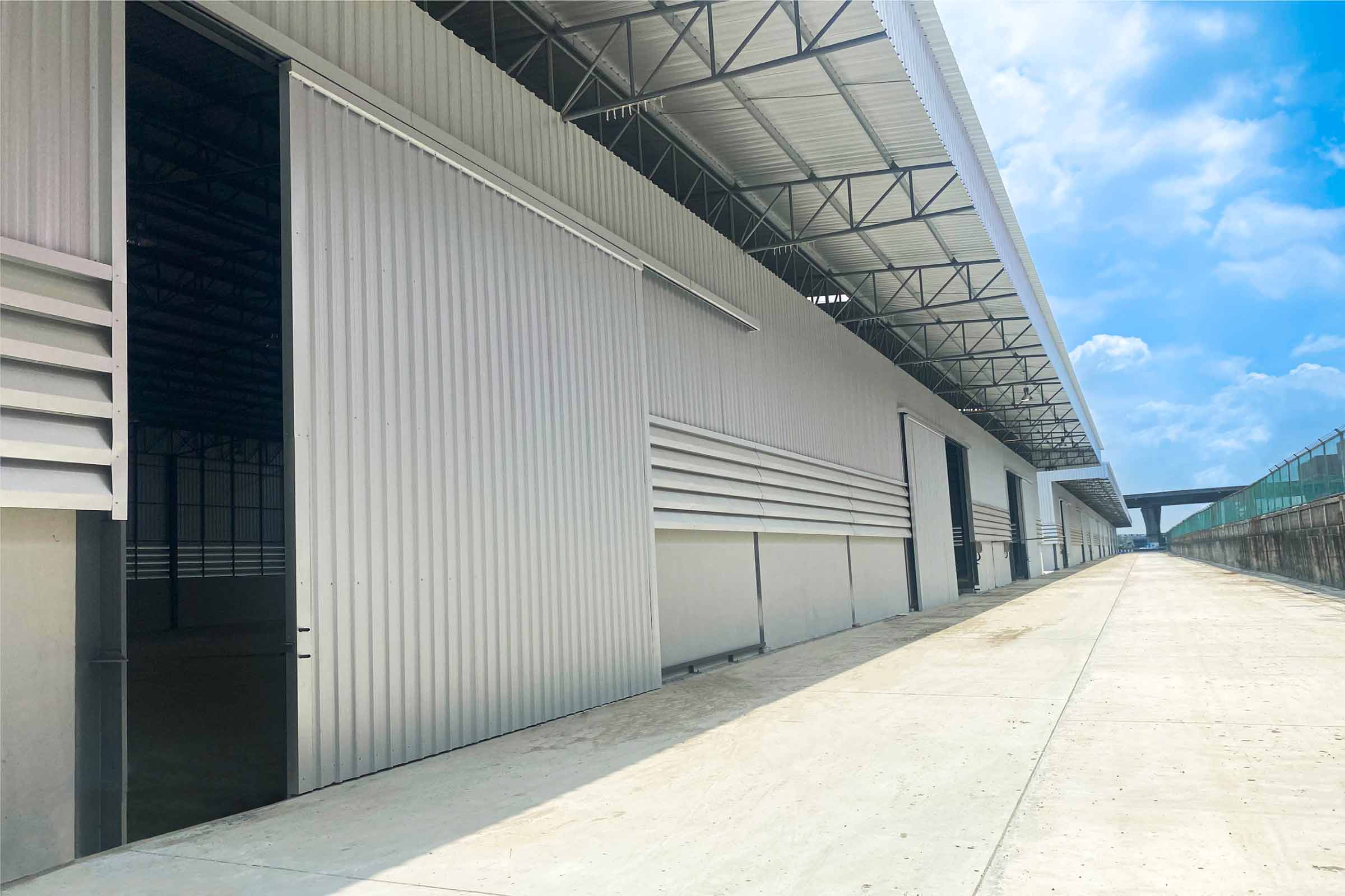 คลังสินค้าให้เช่าขนาดใหญ่รองรับธุรกิจ