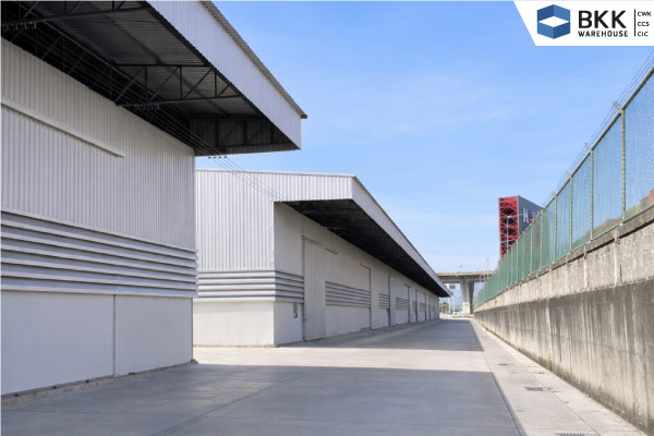 อาคารโกดังมาตรฐานย่านบางนา-ตราด รถใหญ่เข้า-ออกสะดวก